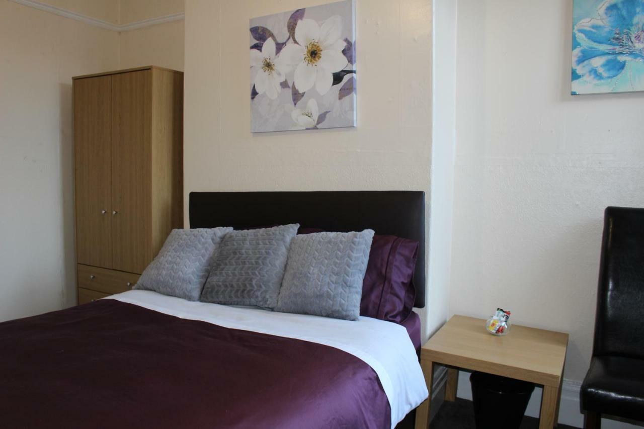 John St Town House - Self Catering - Guesthouse Style - Great Value Family And Double Rooms Workington Exterior foto